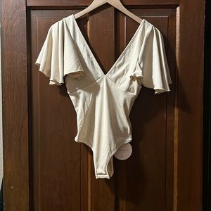Flowy sleeve body suit